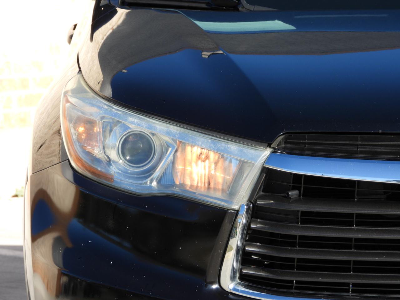 Toyota Highlander XLE FWD V6 2015