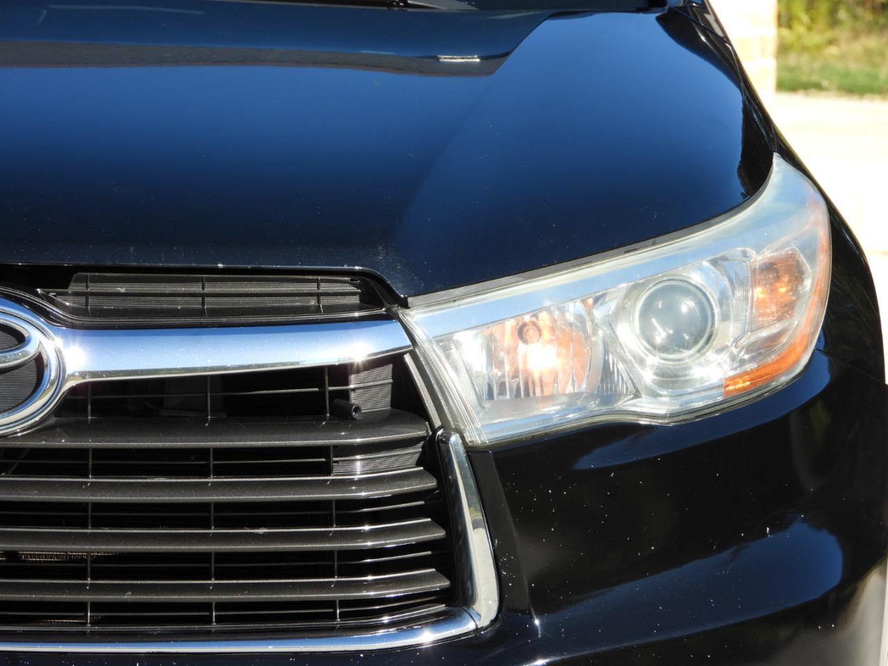 Toyota Highlander XLE FWD V6 2015