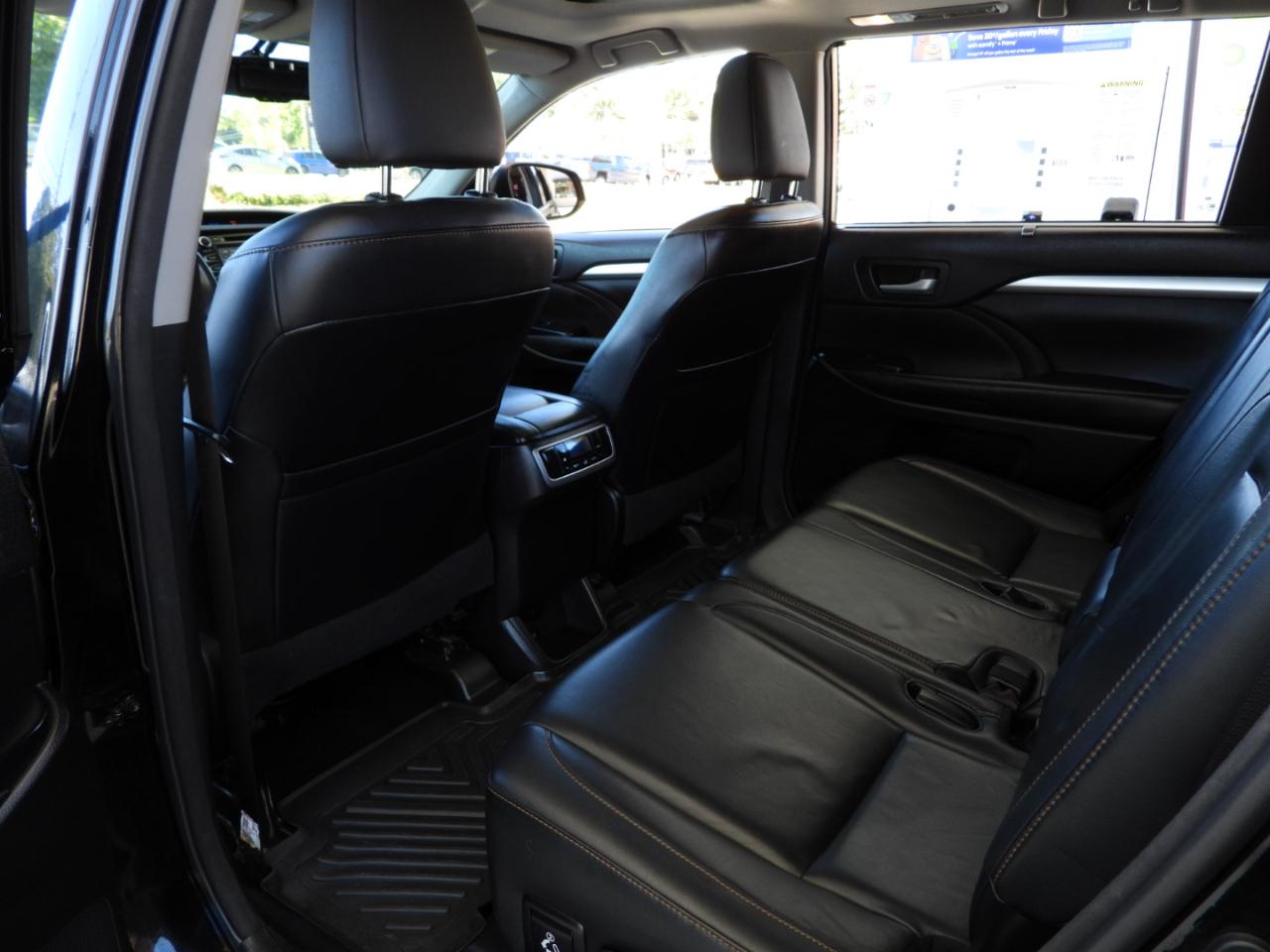 Toyota Highlander XLE FWD V6 2015