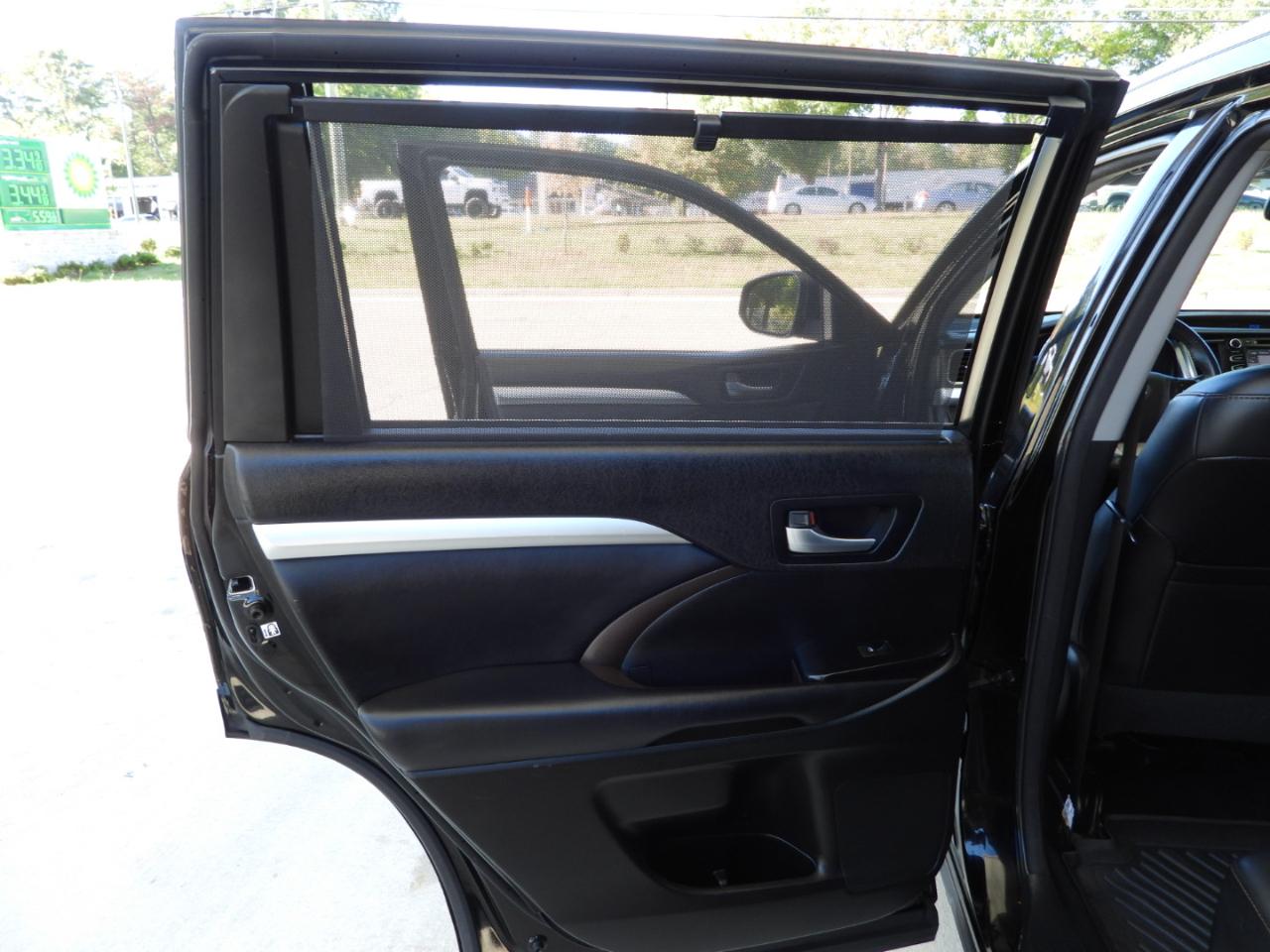 Toyota Highlander XLE FWD V6 2015