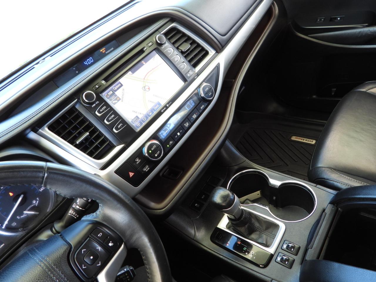 Toyota Highlander XLE FWD V6 2015