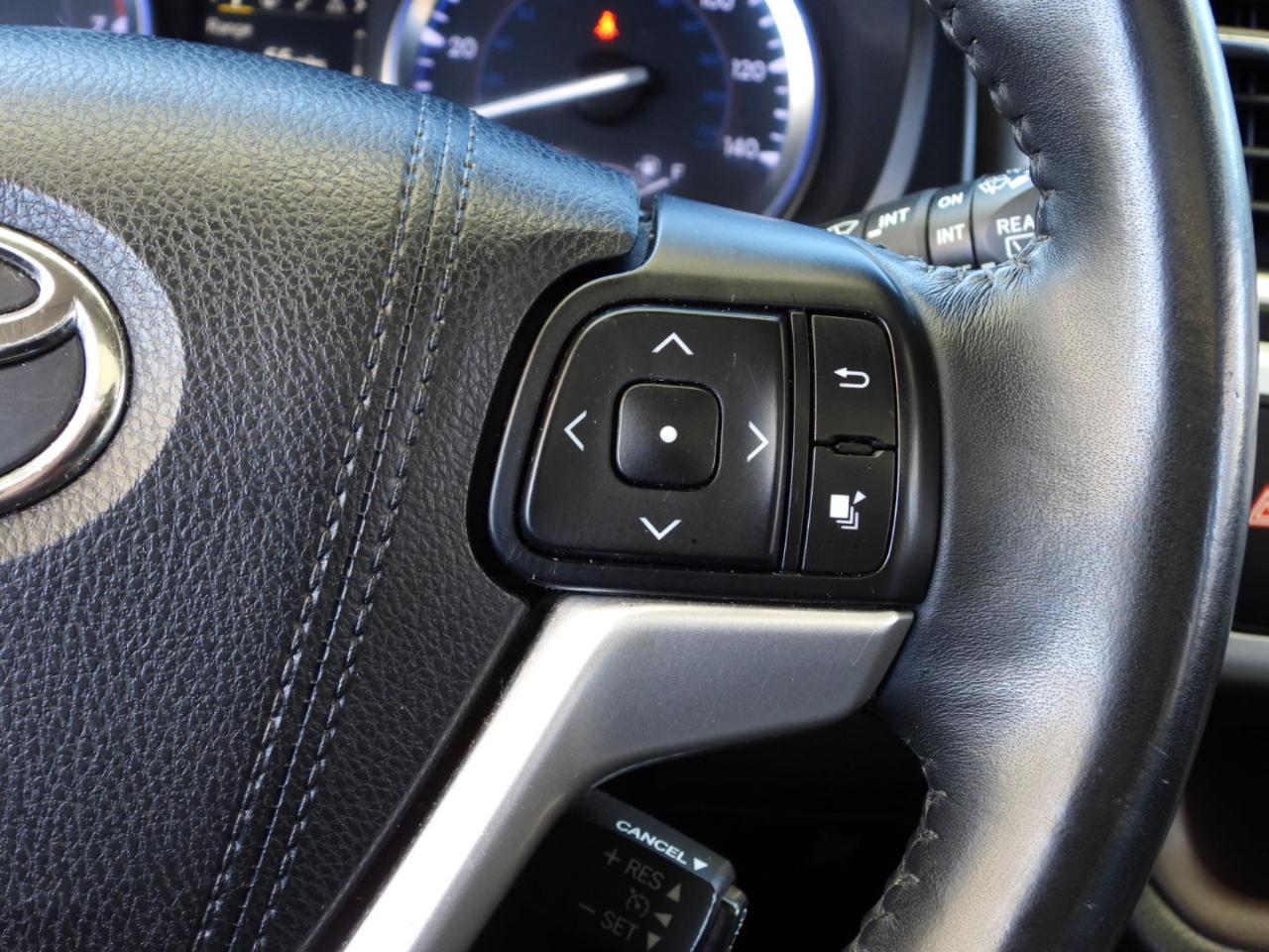 Toyota Highlander XLE FWD V6 2015