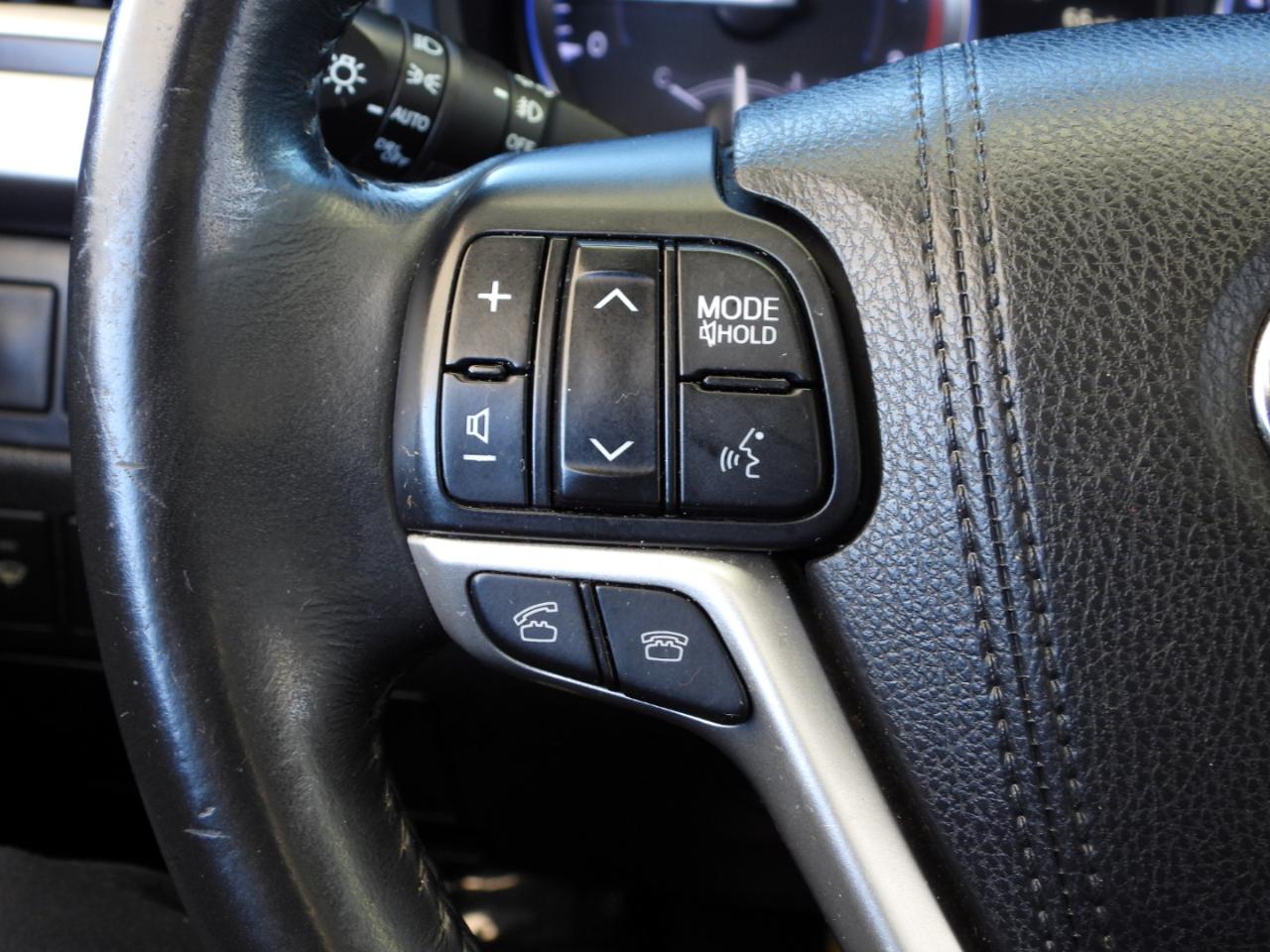 Toyota Highlander XLE FWD V6 2015