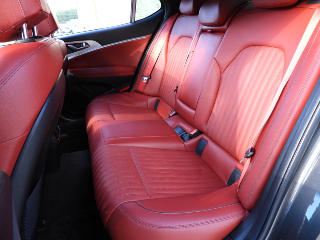 Genesis G70  2023