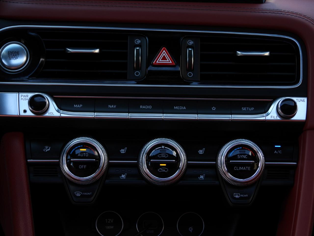Genesis G70  2023