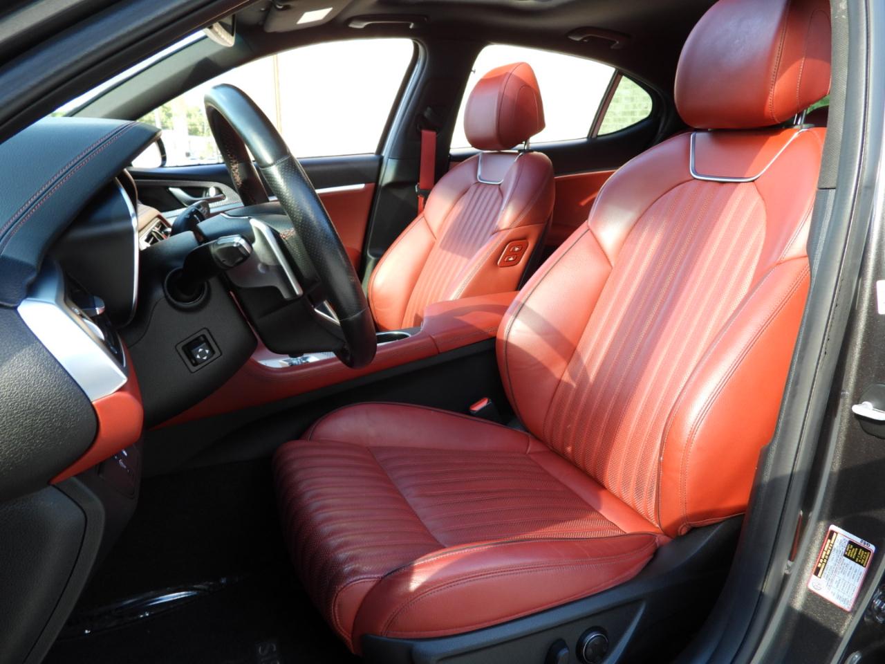 Genesis G70  2023