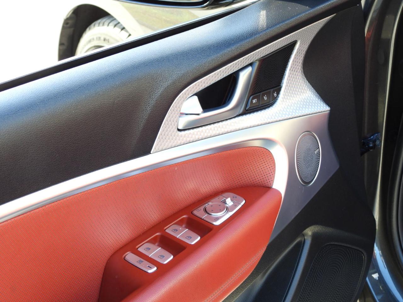 Genesis G70  2023