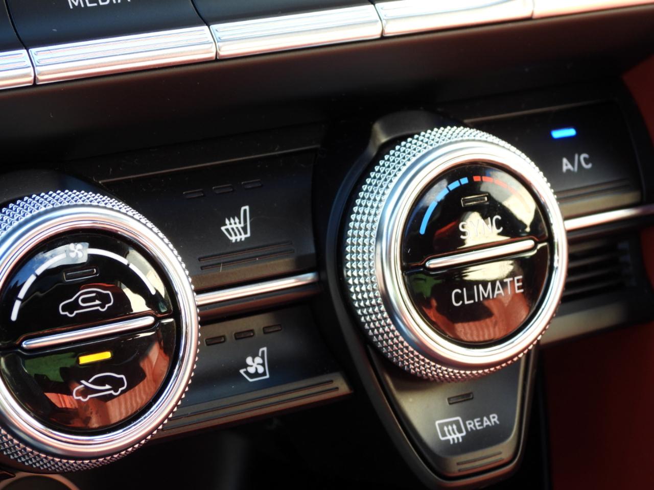 Genesis G70  2023