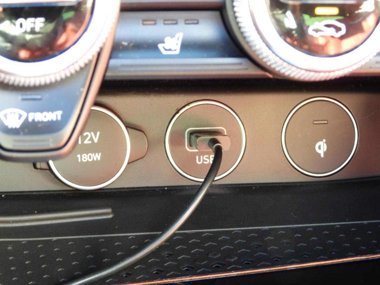Genesis G70  2023