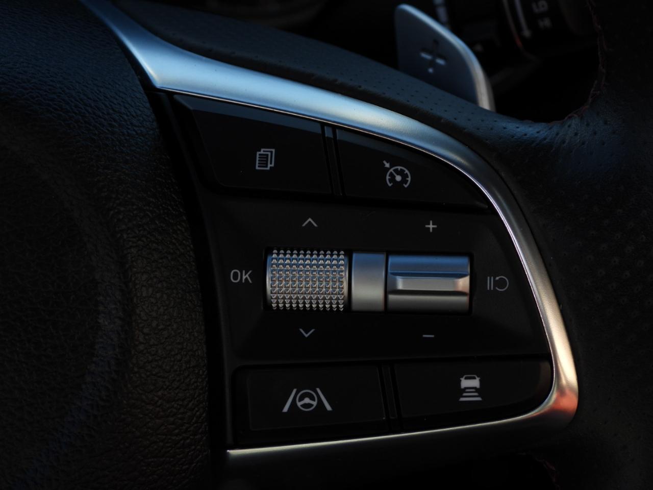Genesis G70  2023