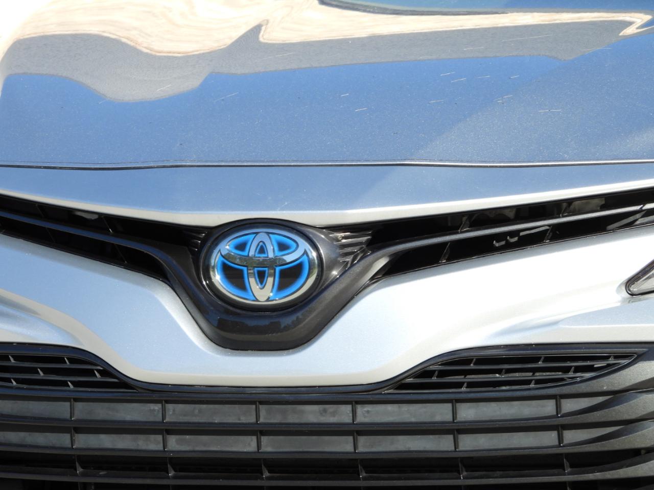 Toyota Camry Hybrid LE 2020