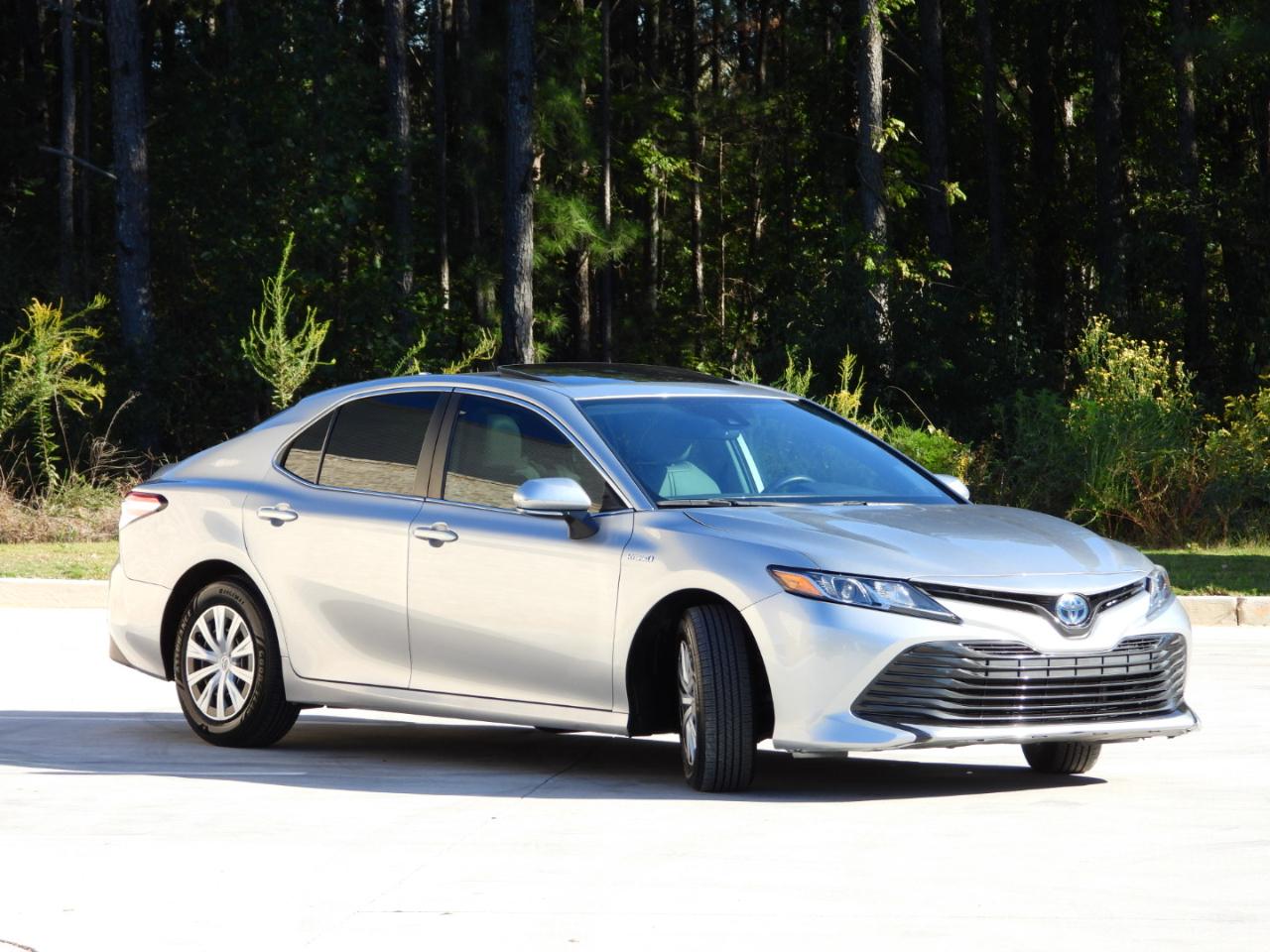 Toyota Camry Hybrid LE 2020