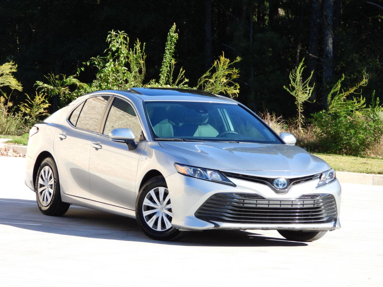Toyota Camry Hybrid LE 2020