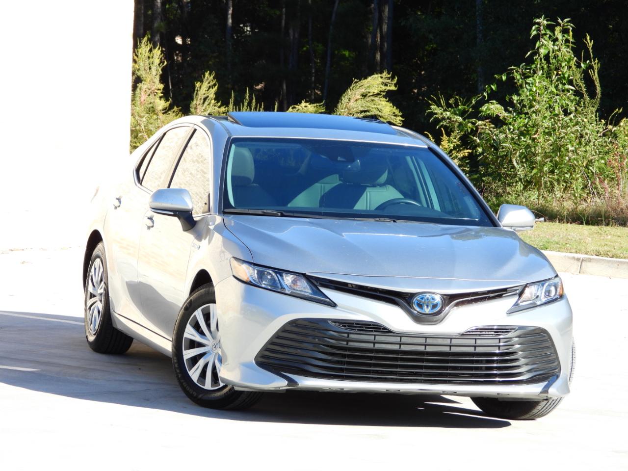 Toyota Camry Hybrid LE 2020