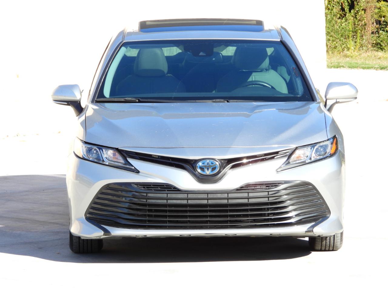 Toyota Camry Hybrid LE 2020