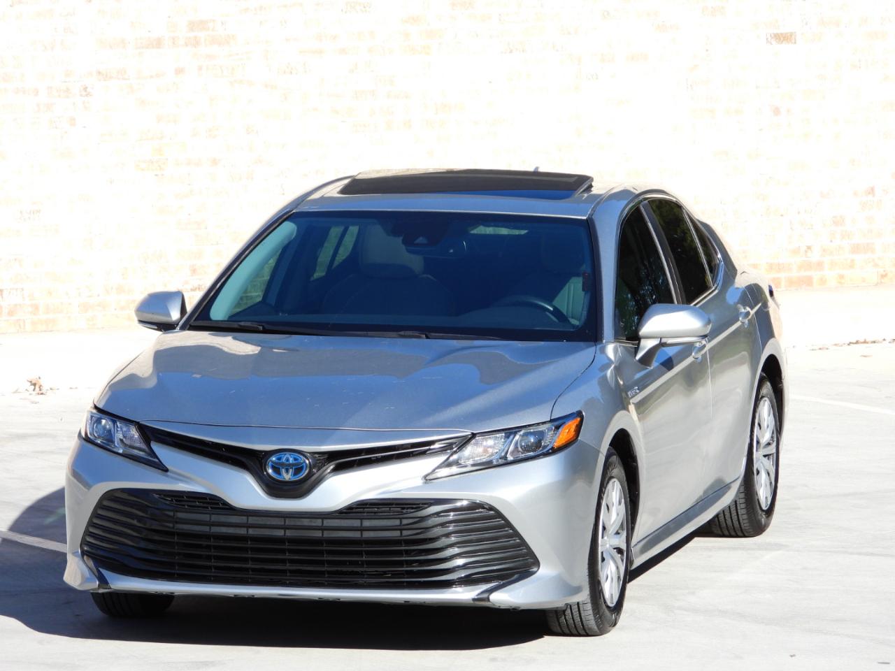 Toyota Camry Hybrid LE 2020
