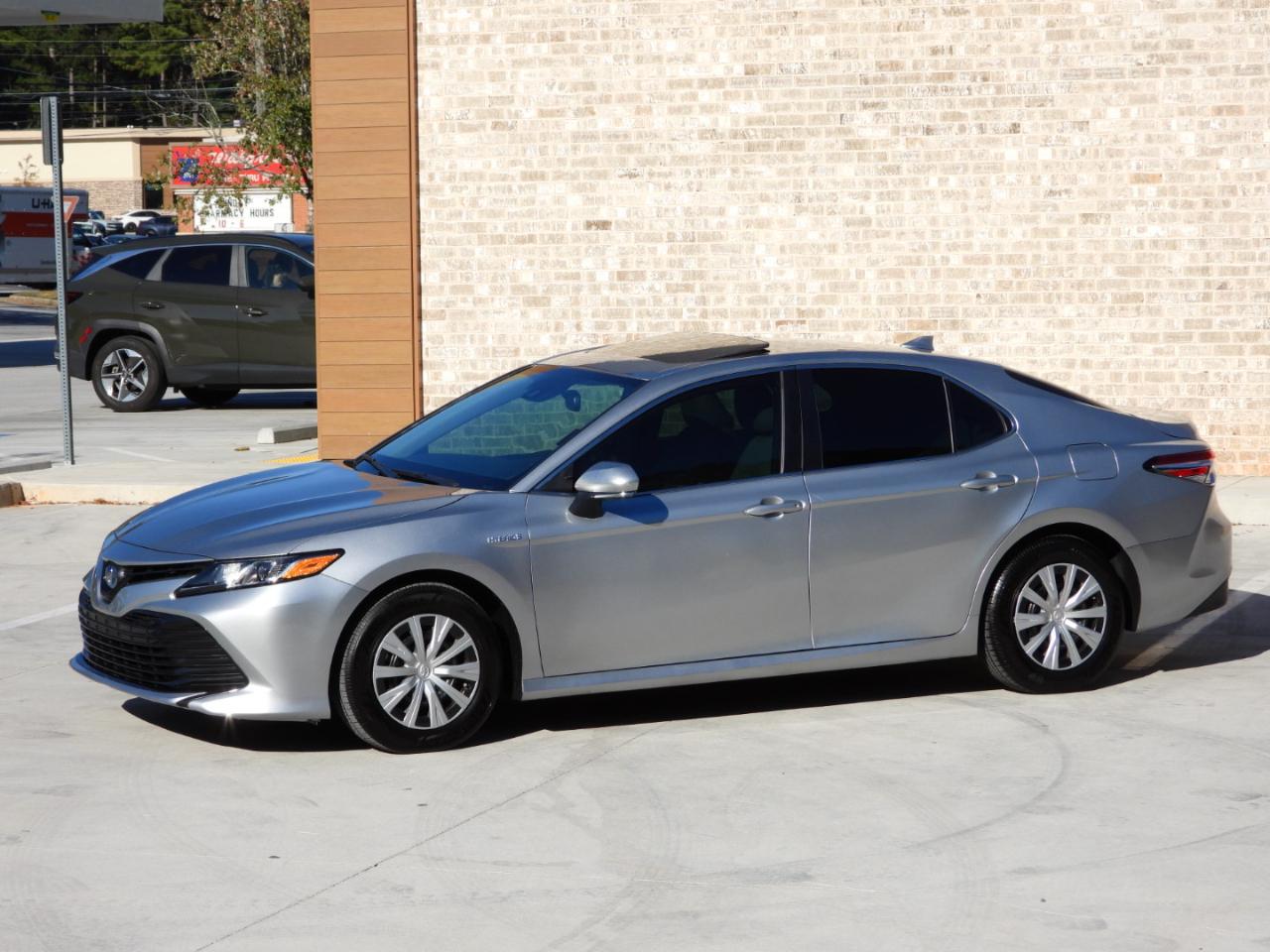 Toyota Camry Hybrid LE 2020