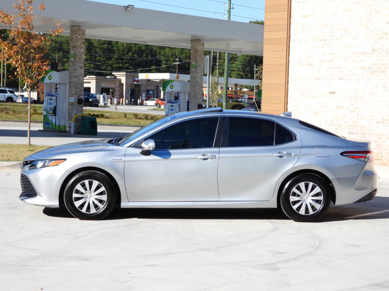Toyota Camry Hybrid LE 2020