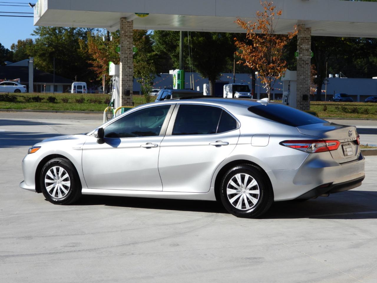 Toyota Camry Hybrid LE 2020