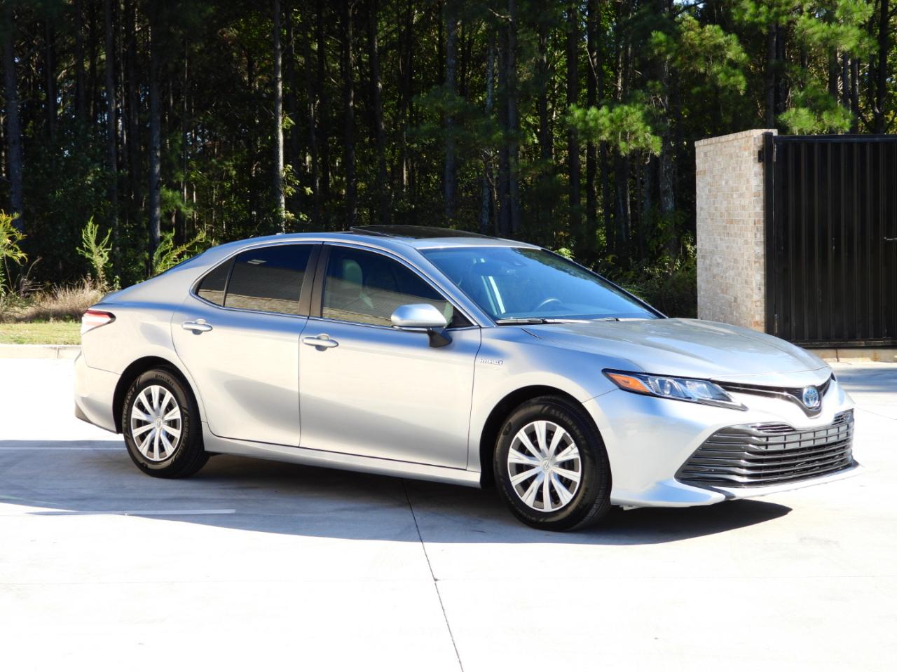 Toyota Camry Hybrid LE 2020