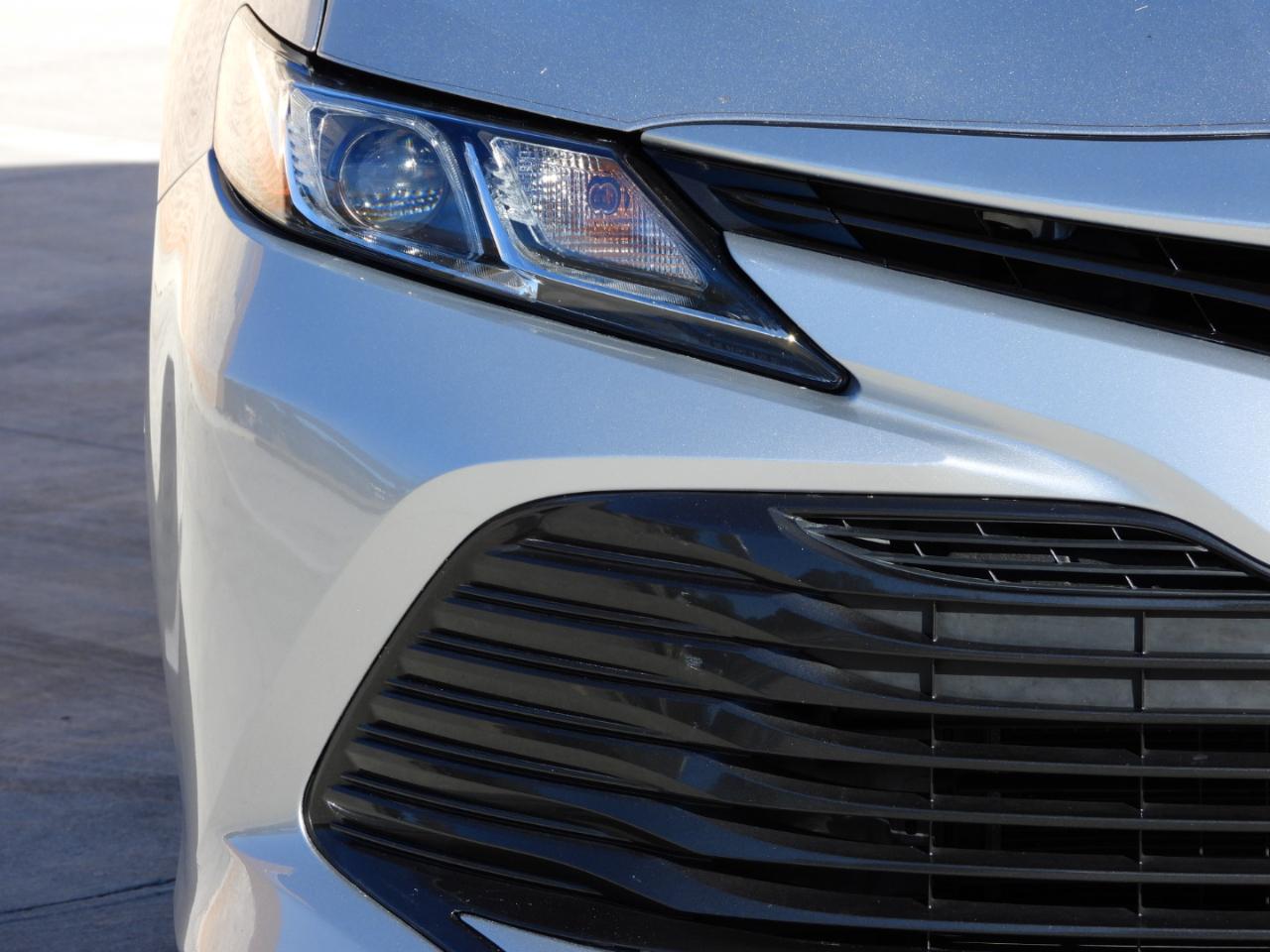 Toyota Camry Hybrid LE 2020