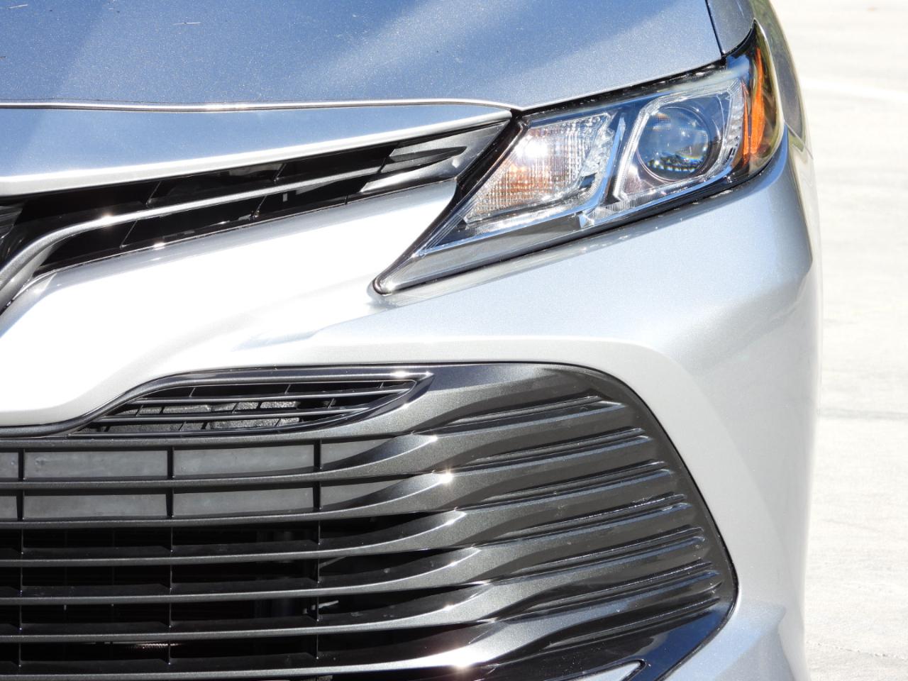 Toyota Camry Hybrid LE 2020