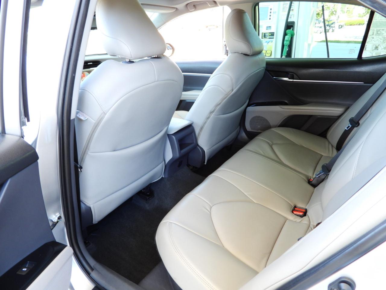 Toyota Camry Hybrid LE 2020
