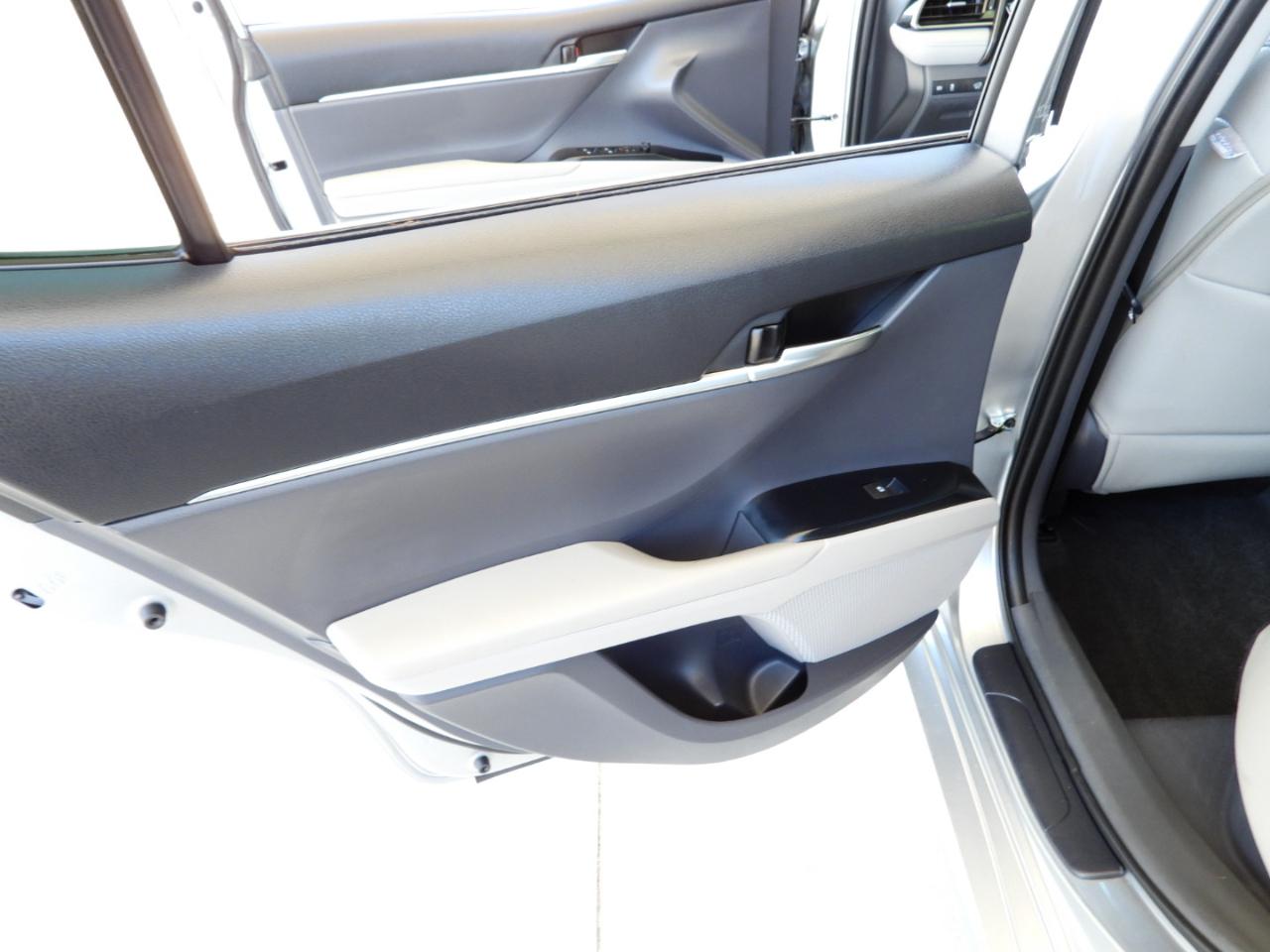 Toyota Camry Hybrid LE 2020