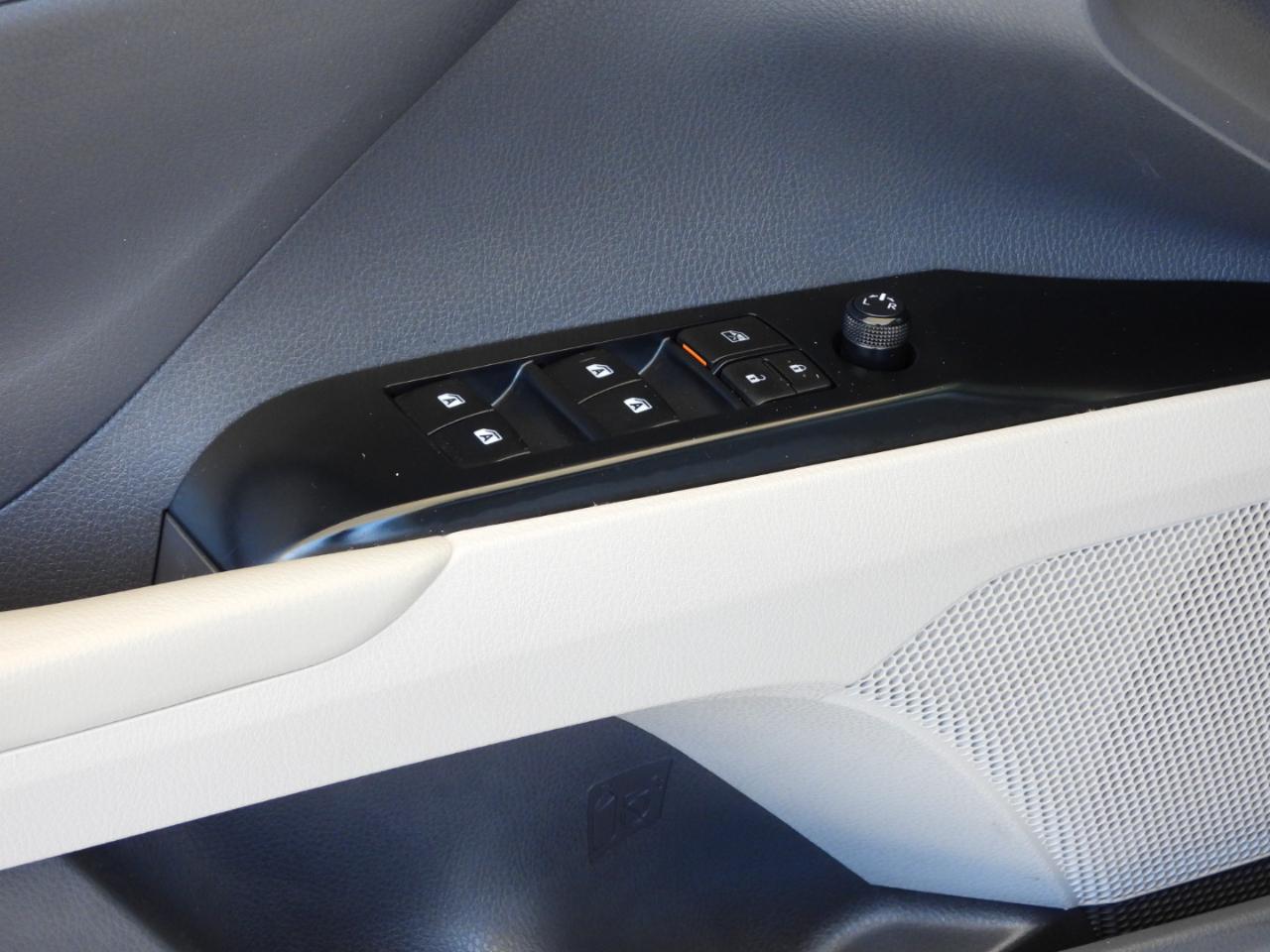 Toyota Camry Hybrid LE 2020