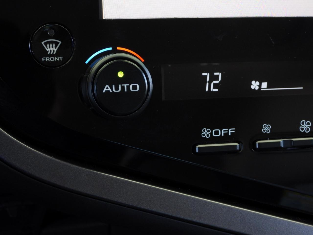 Toyota Camry Hybrid LE 2020