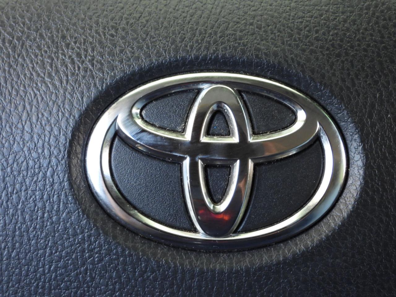 Toyota Camry Hybrid LE 2020