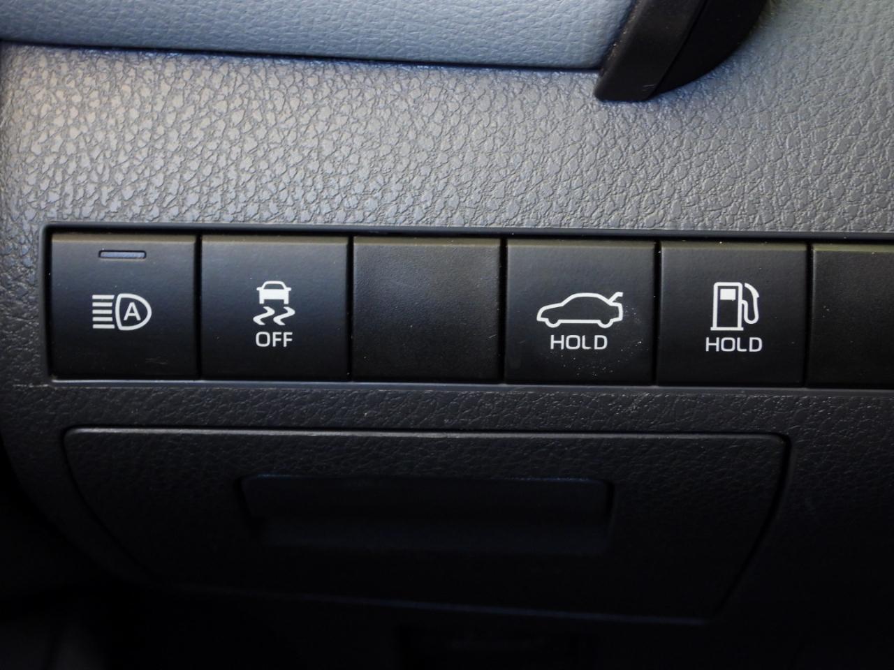 Toyota Camry Hybrid LE 2020