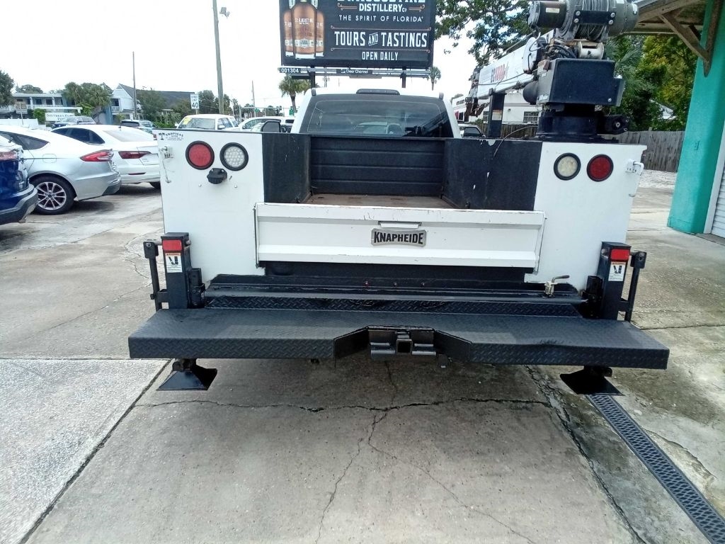 Ford Super Duty F-350 DRW XLT 2WD Reg Cab 169" WB 84" CA 2017