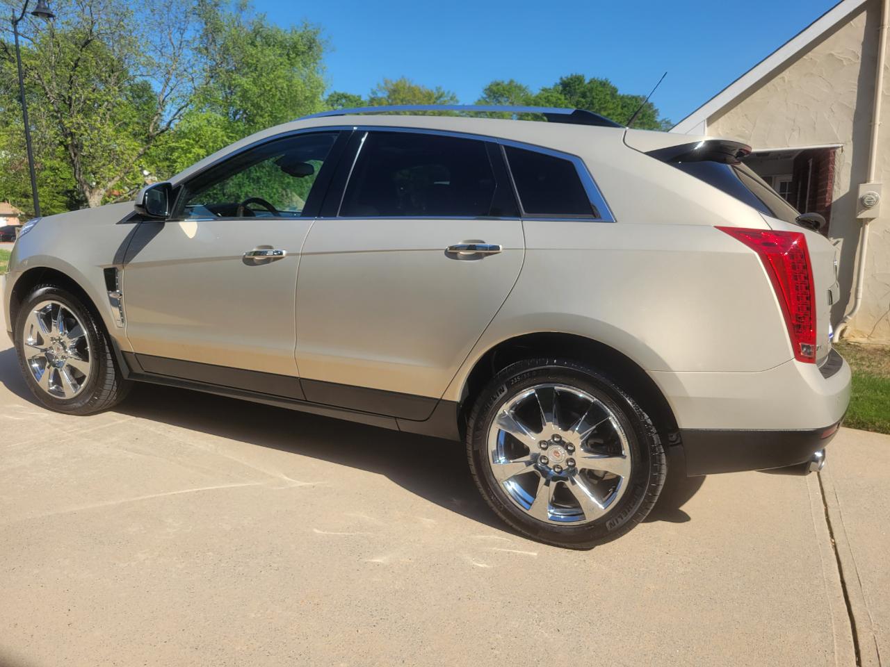 Cadillac SRX Performance Collection 2011