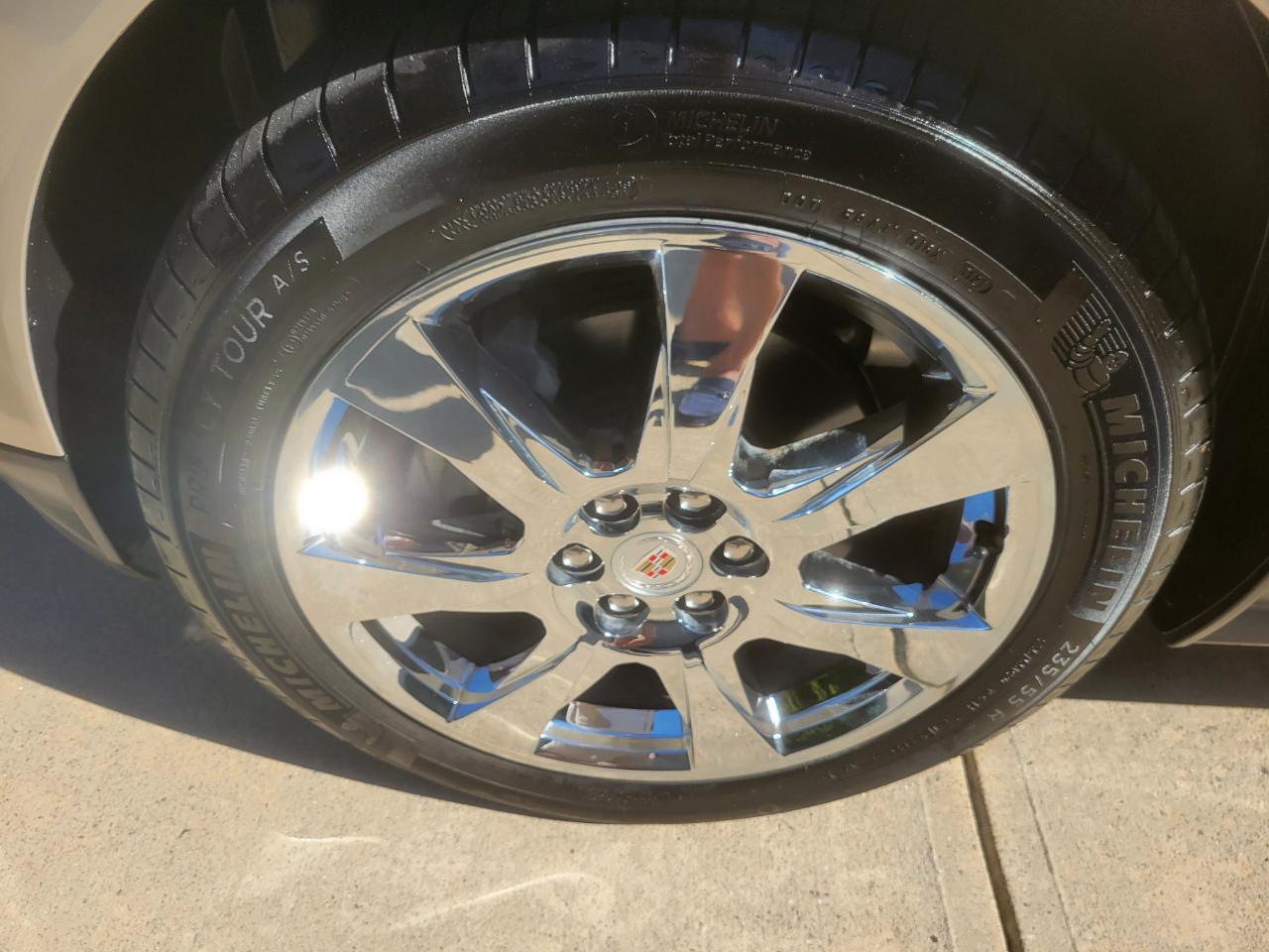 Cadillac SRX Performance Collection 2011