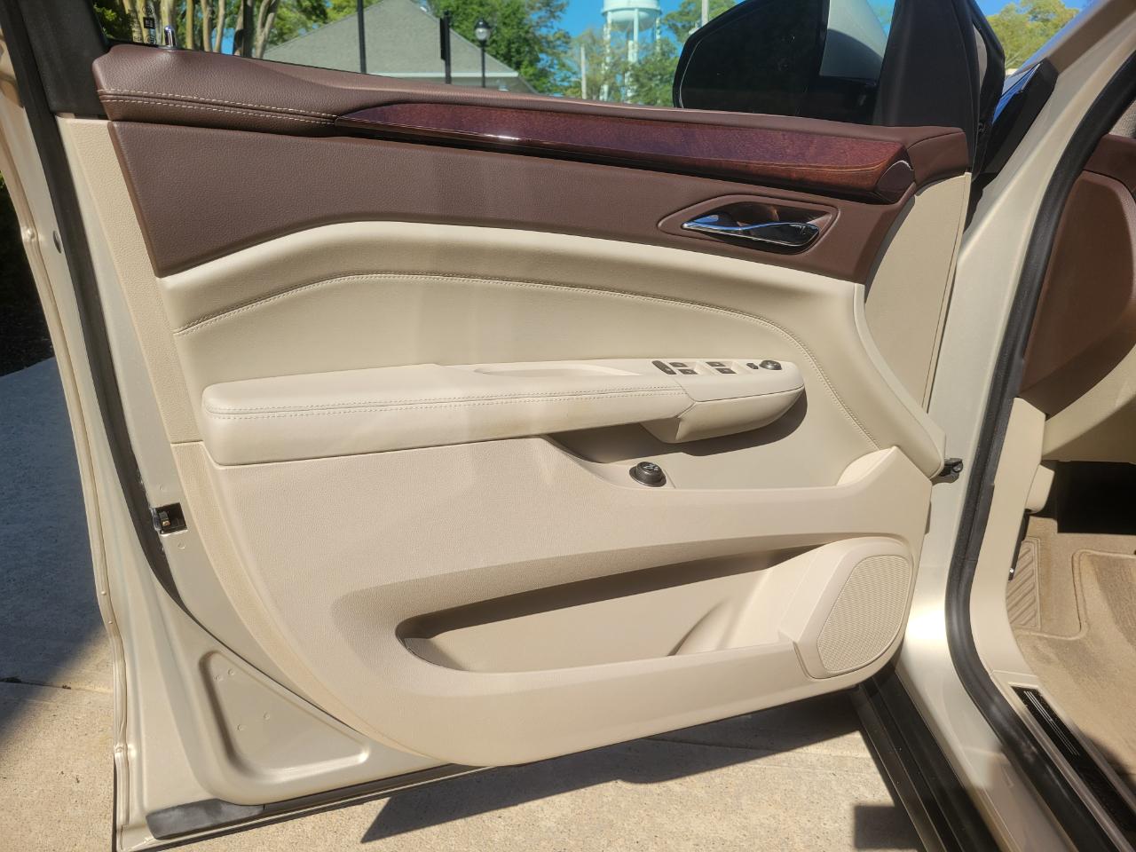 Cadillac SRX Performance Collection 2011