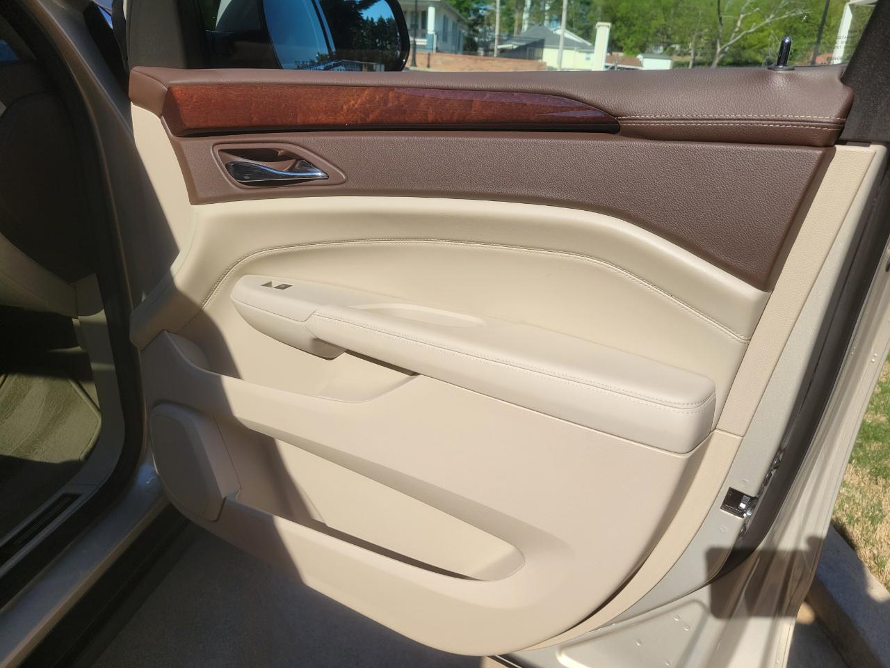 Cadillac SRX Performance Collection 2011