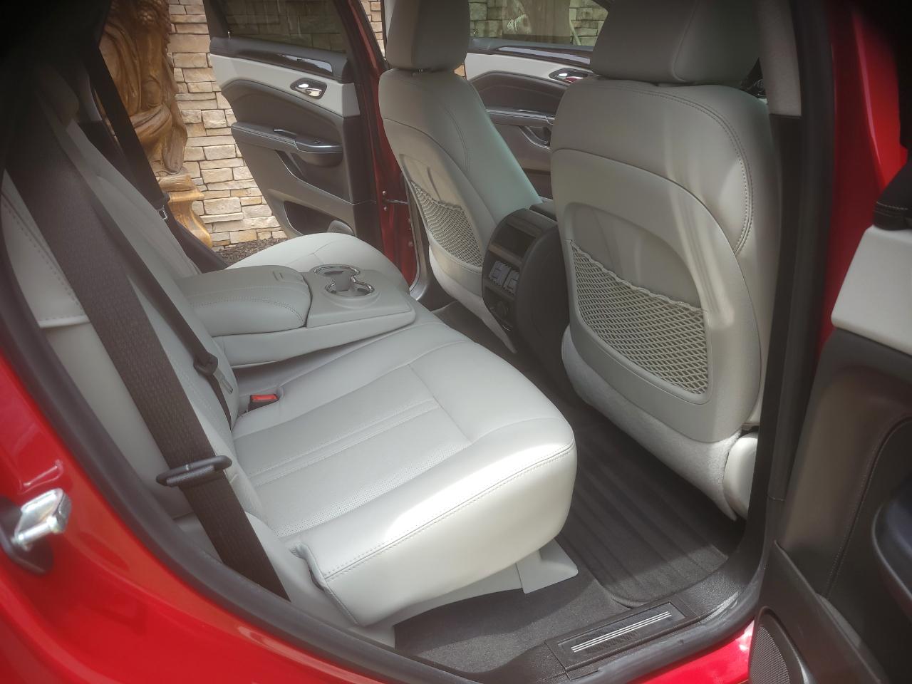 Cadillac SRX Luxury Collection FWD 2014