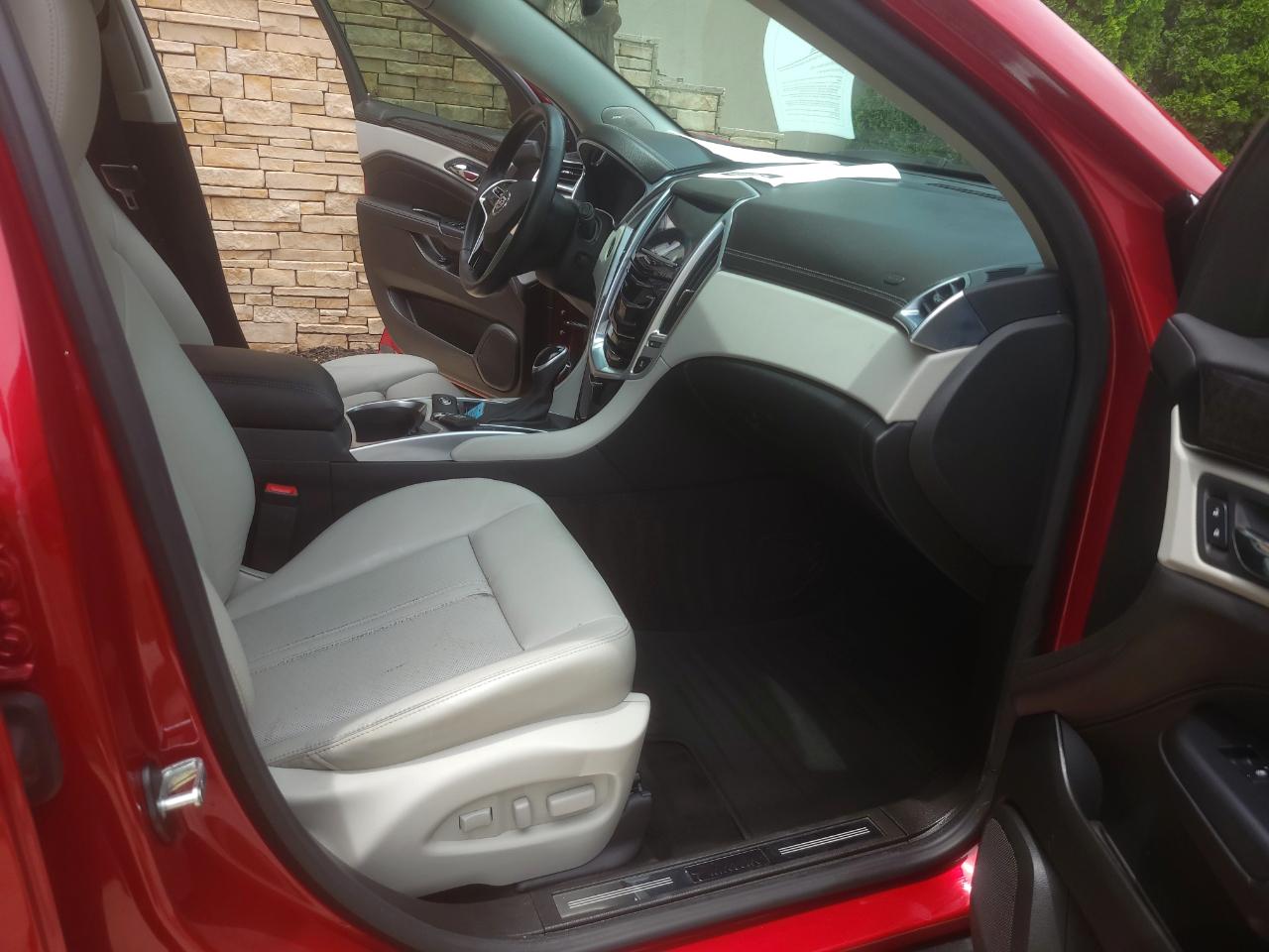 Cadillac SRX Luxury Collection FWD 2014