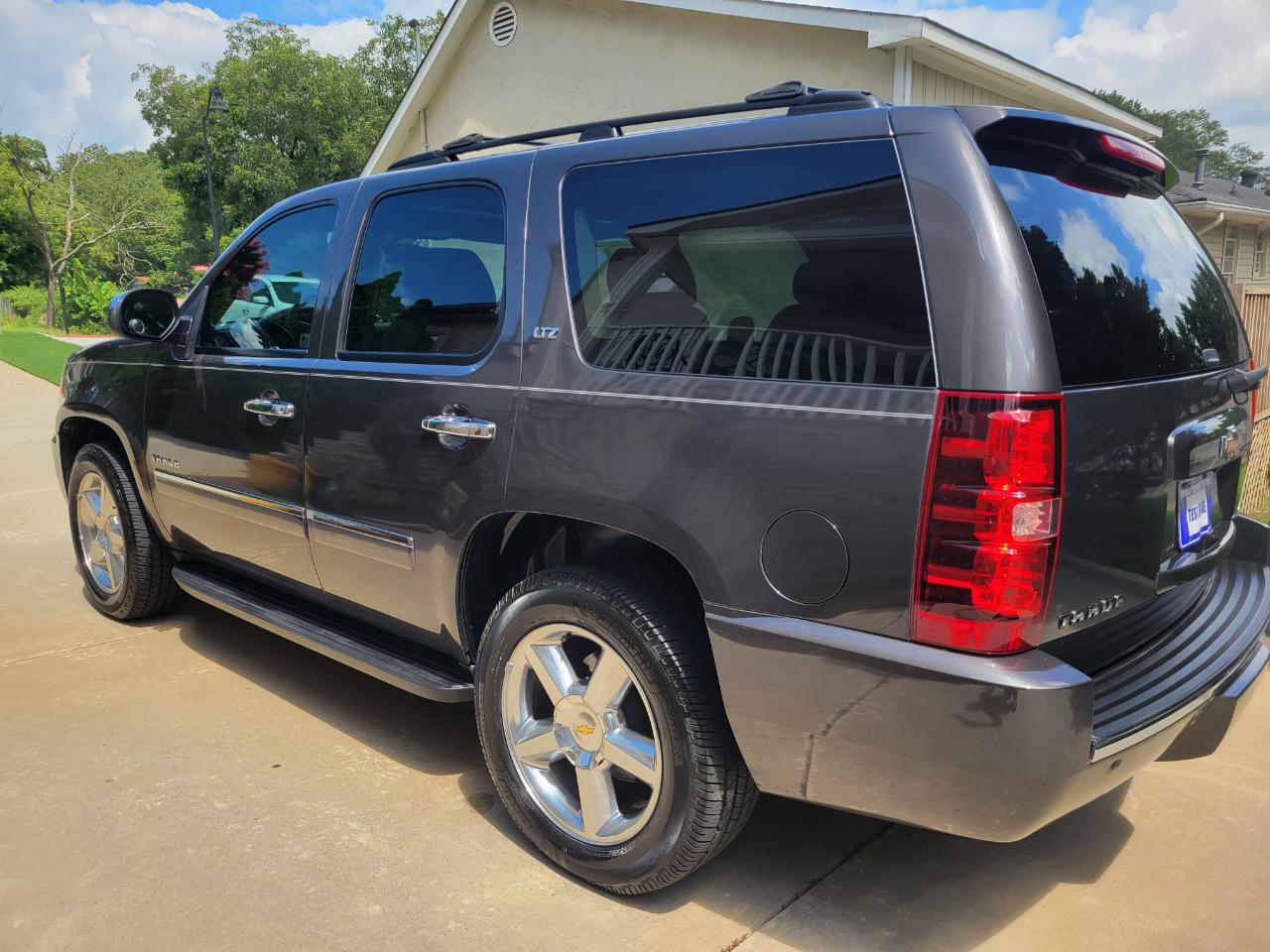 Chevrolet Tahoe LTZ 2WD 2010