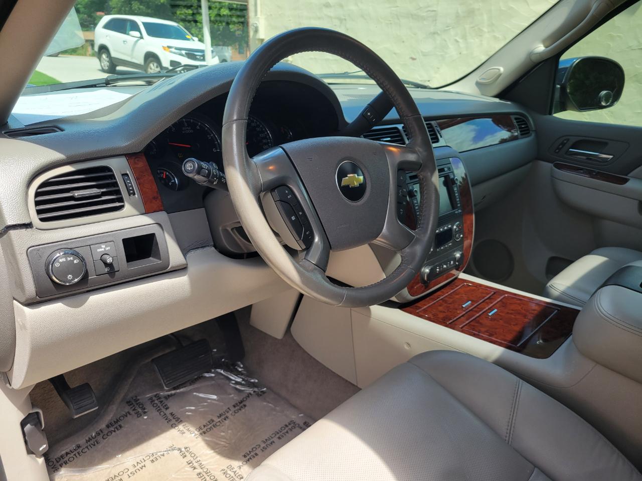 Chevrolet Tahoe LTZ 2WD 2010