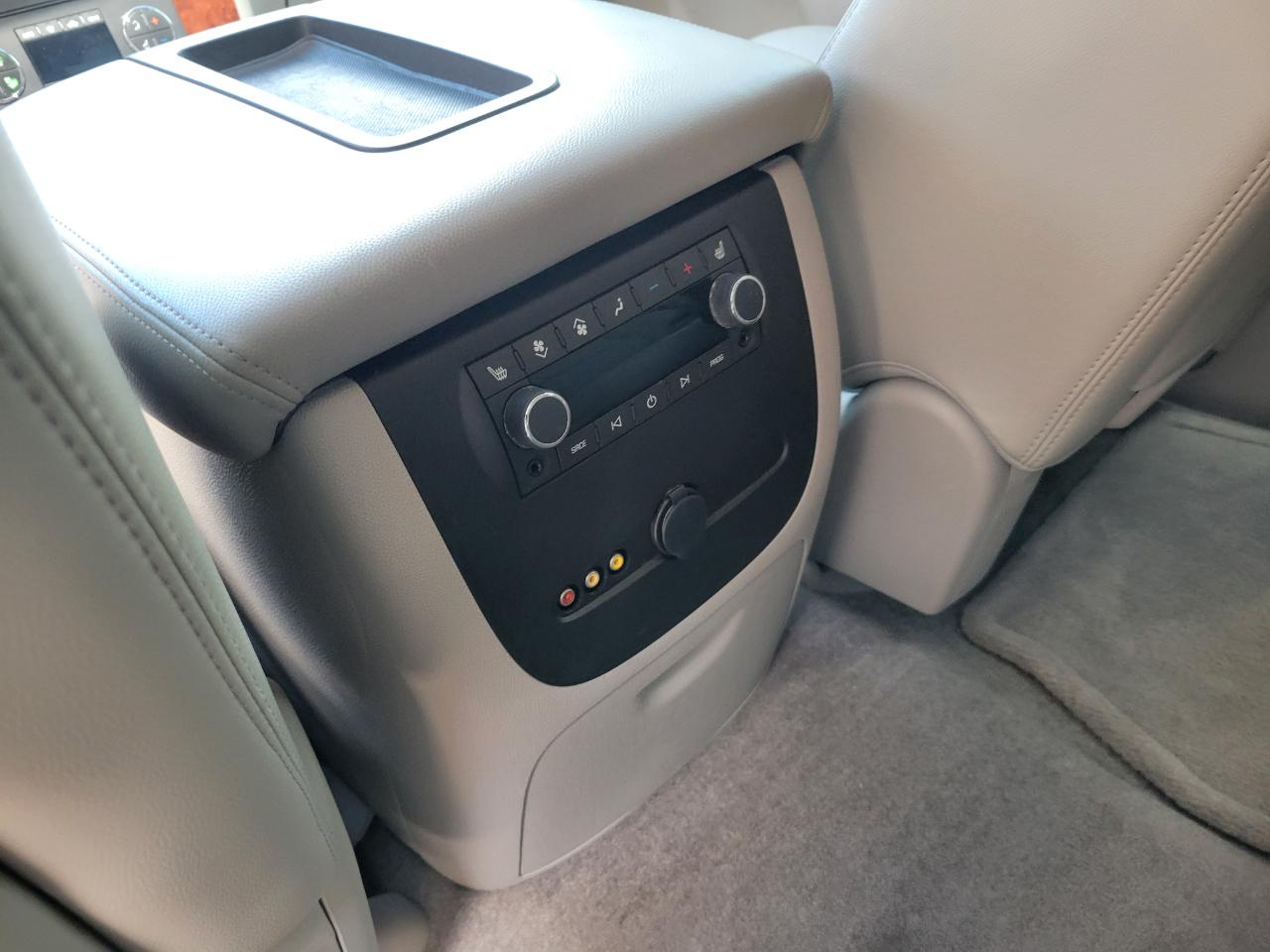 Chevrolet Tahoe LTZ 2WD 2010