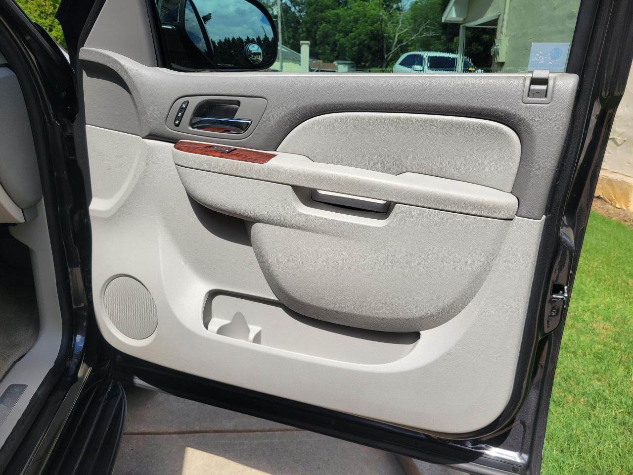 Chevrolet Tahoe LTZ 2WD 2010