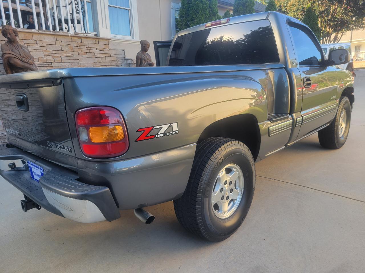 Chevrolet Silverado 1500 Short Bed 4WD 2002