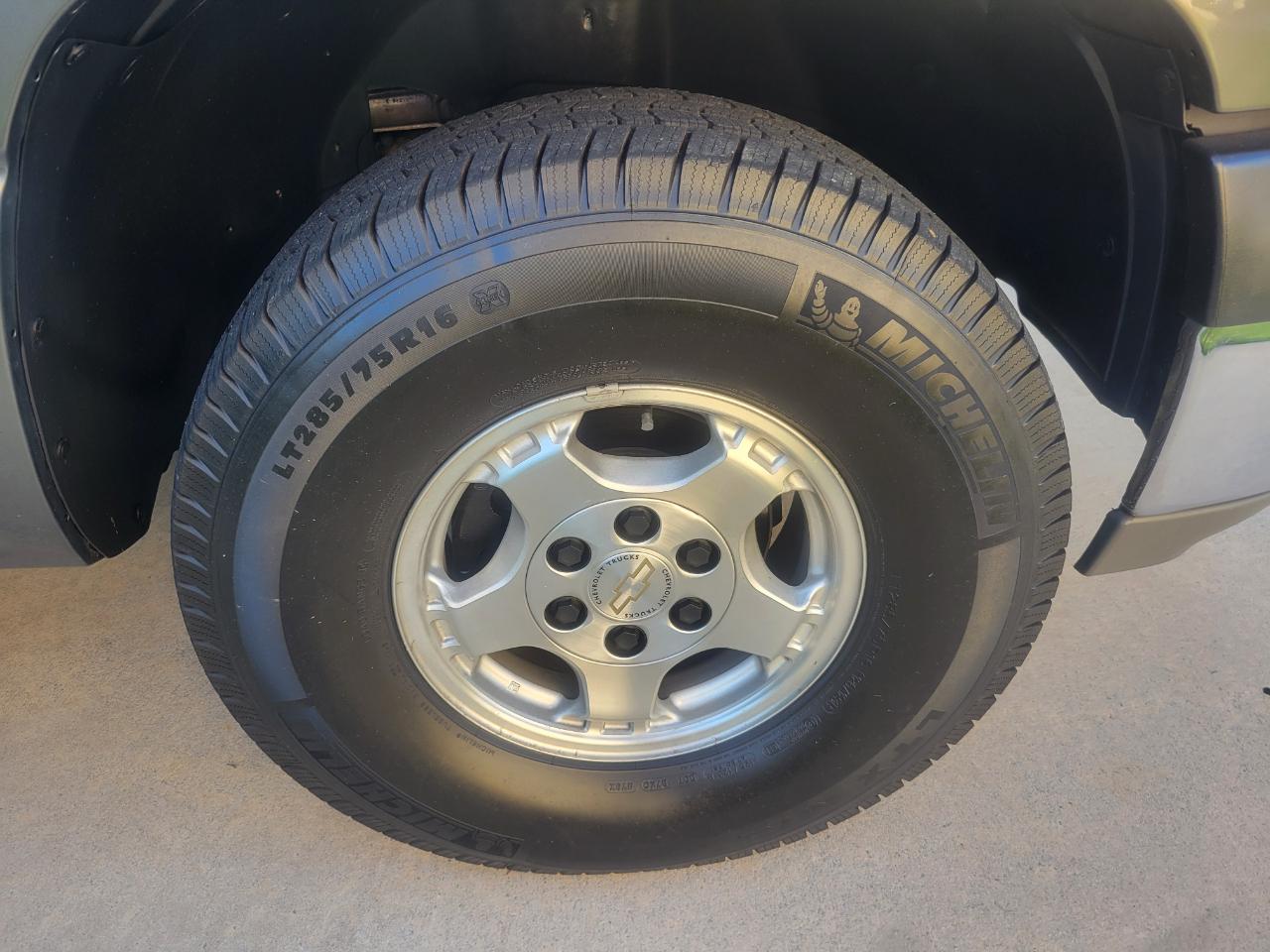 Chevrolet Silverado 1500 Short Bed 4WD 2002