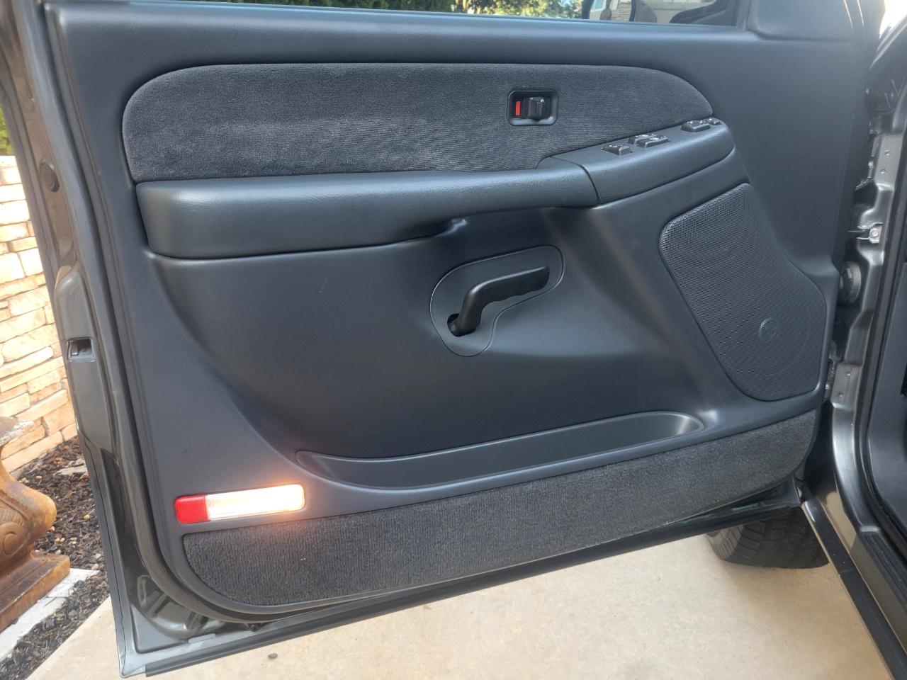 Chevrolet Silverado 1500 Short Bed 4WD 2002