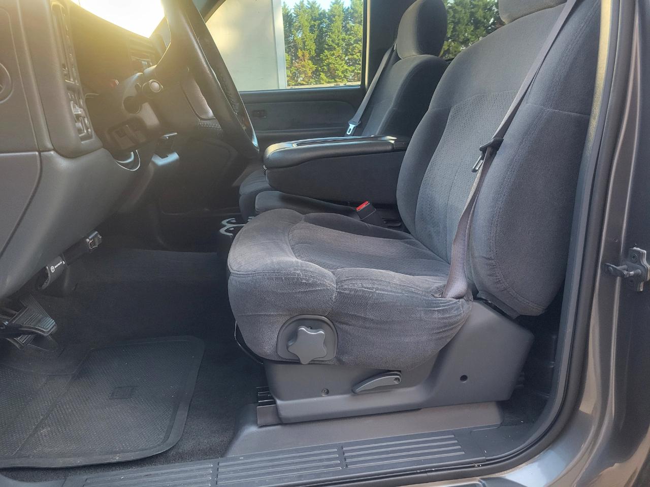 Chevrolet Silverado 1500 Short Bed 4WD 2002
