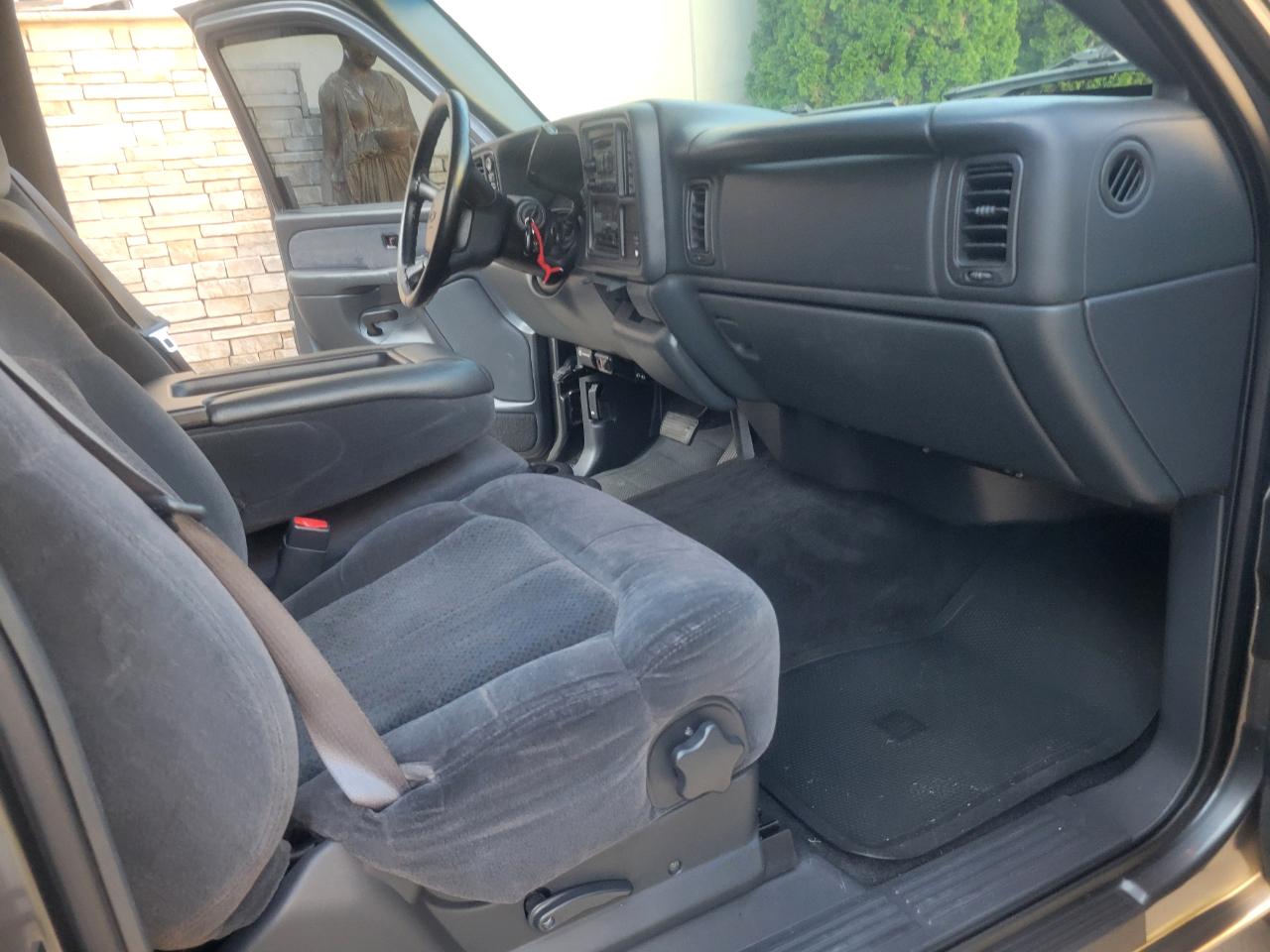Chevrolet Silverado 1500 Short Bed 4WD 2002