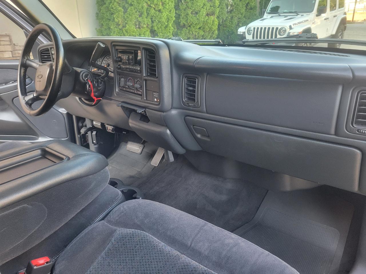 Chevrolet Silverado 1500 Short Bed 4WD 2002