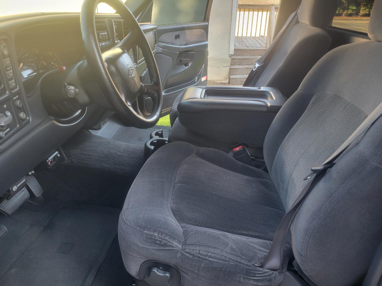 Chevrolet Silverado 1500 Short Bed 4WD 2002